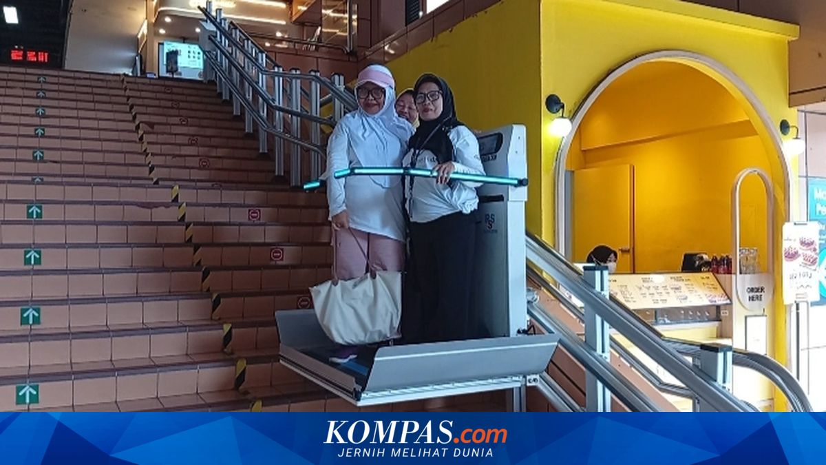 Testing the Stair Lift at Cikini Station, a New Facility Easing Access for the Elderly and Disabled