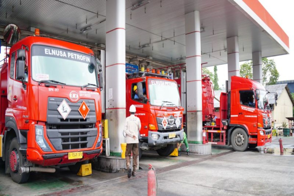 Top Stories: Pertamina Covers Non-Subsidised Fuel Price Differential Temporarily Until ASN WFH Guidelines Issued