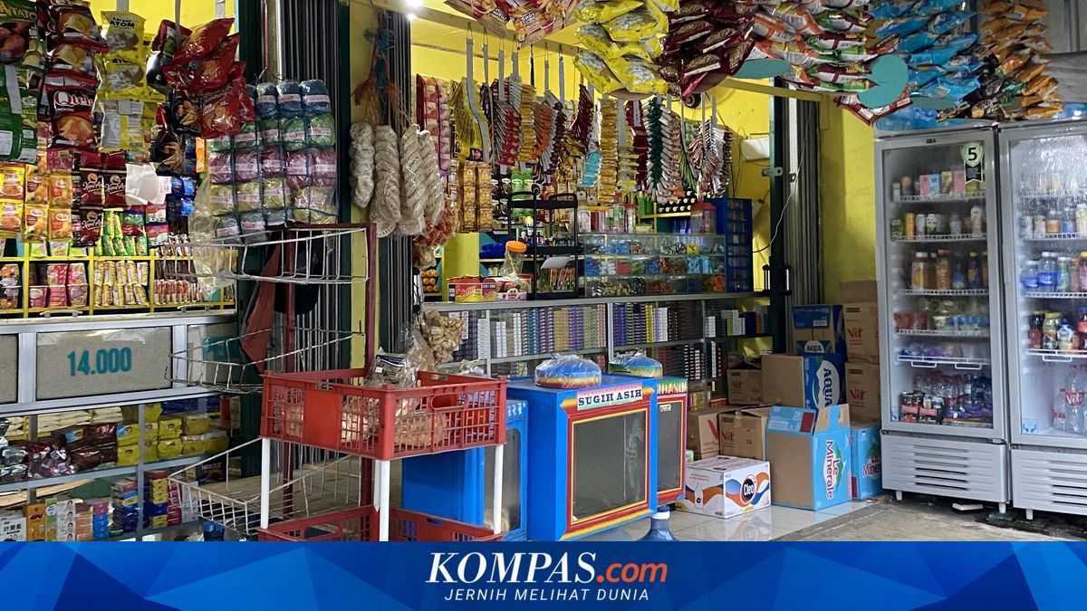 Not Just 24 Hours: The Secrets Making Madura Warungs Hard to Beat by Minimarkets