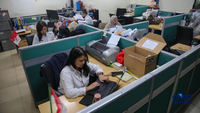 Energy Crisis and One-Day-a-Week WFH: Business Owners Offer These Suggestions