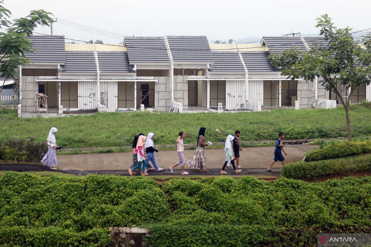 The Evolution of the Meaning of Housing for the "Propertyless Generation"