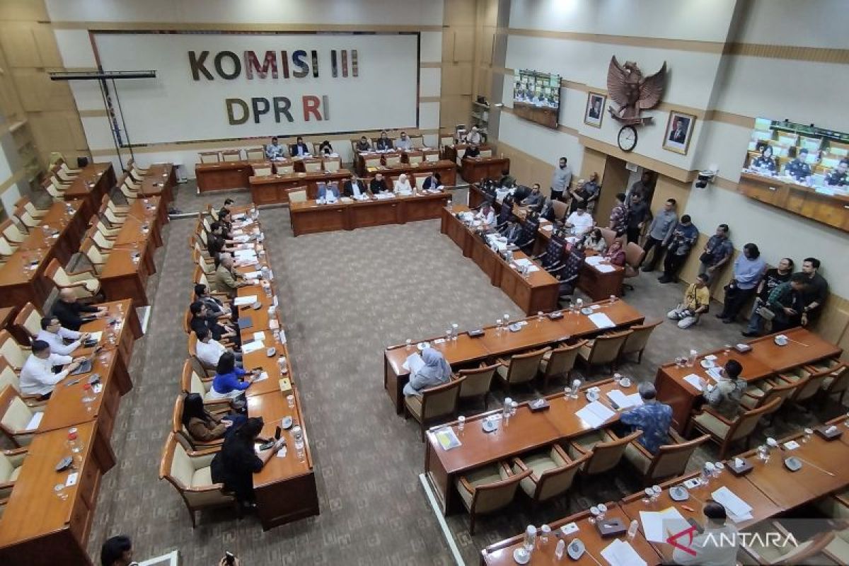 Parliamentary Commission Meets Karo District Prosecutor Suspected of Obstructing Videographer's Release from Detention
