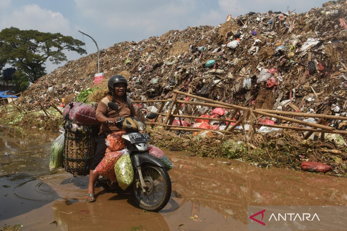 DKI strives maximally to address waste issues in the capital