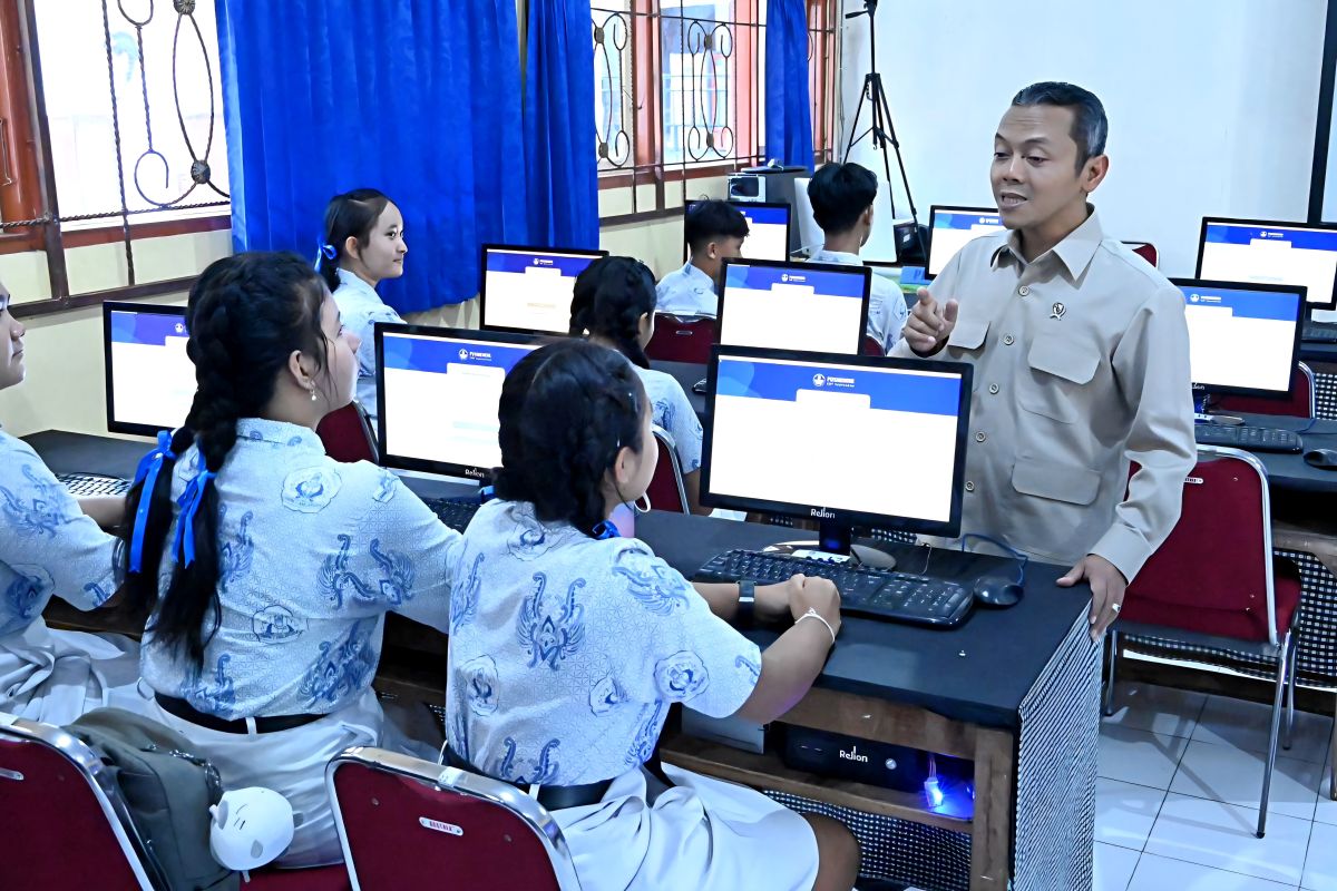 Reviewing TKA Readiness, Deputy Minister of Basic and Secondary Education Boosts Students' Confidence