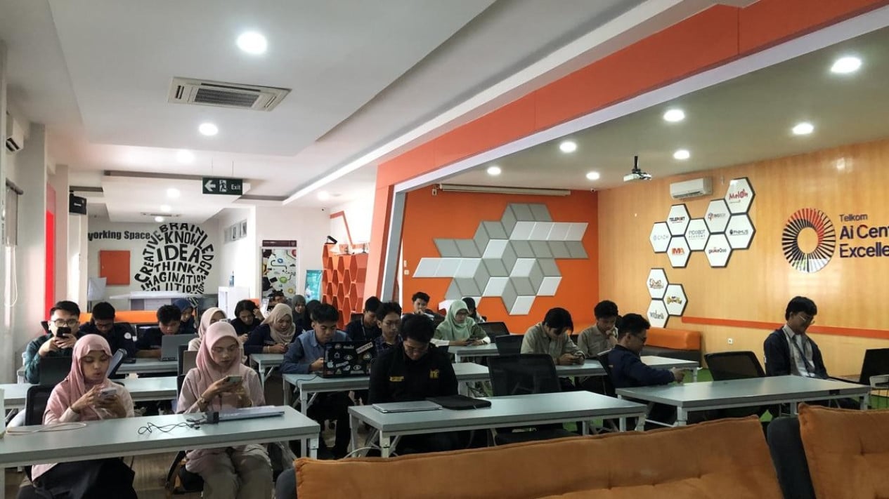 Telkom Enhances Developer Capabilities through AI Connect Offline Series in Makassar