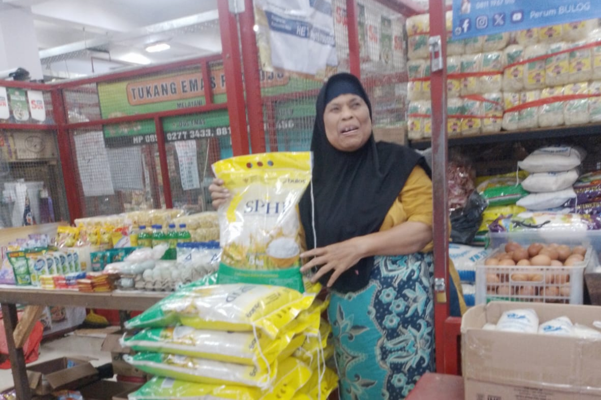 Bulog Surakarta Distributes SPHP Rice to Gedhe Market in Klaten