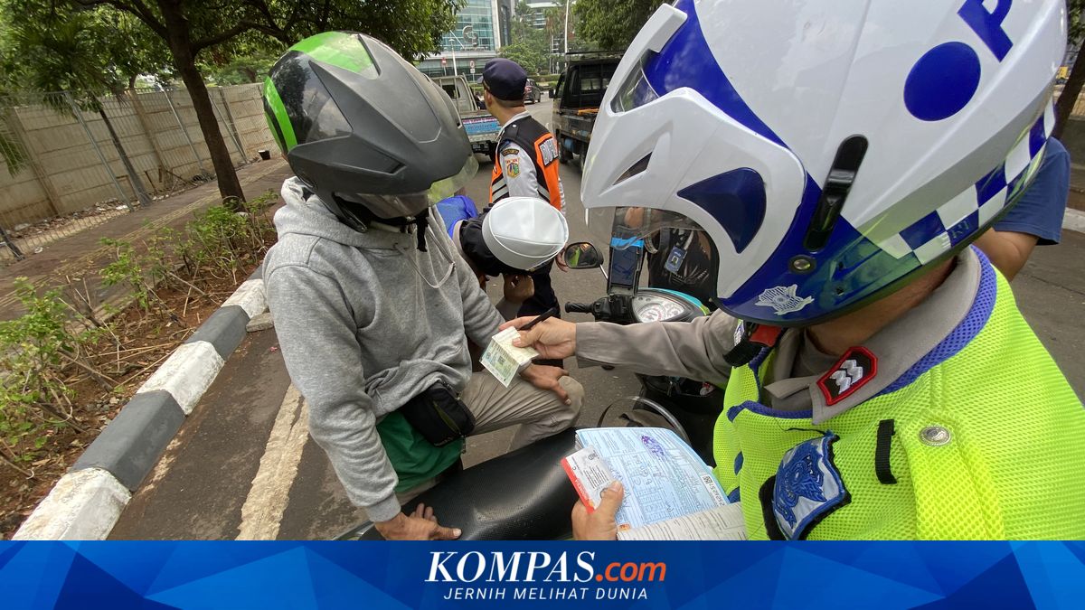 Manual Traffic Ticketing Reinstated on Limited Basis, Here is the Police's Reason