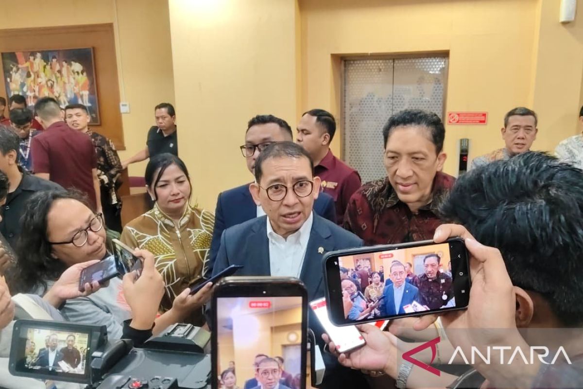 Fadli Zon says Indonesian history book to be accessible to public by end of April