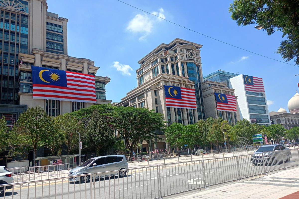 Malaysia tightens energy usage, limits air conditioning temperature in government buildings