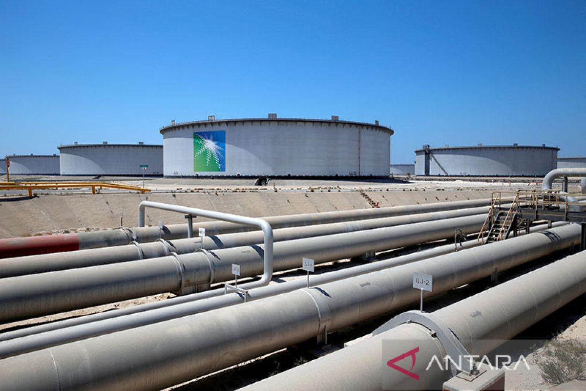 Gulf States Consider Energy Pipeline Project to Bypass Strait of Hormuz