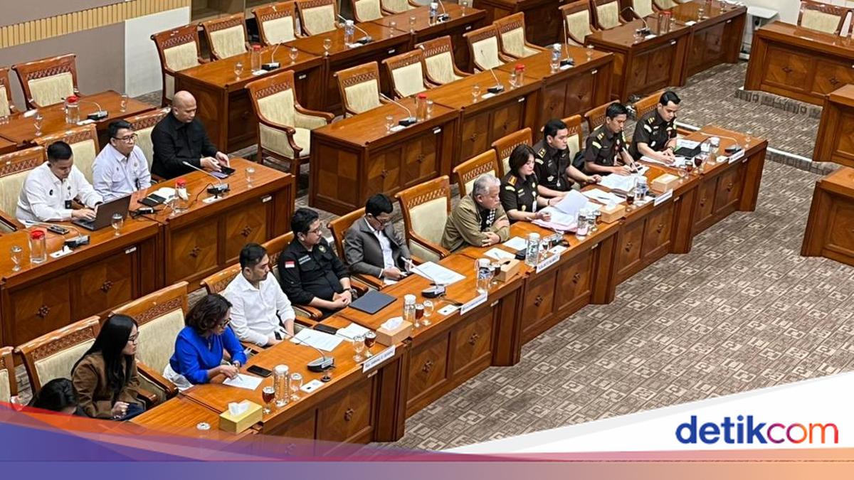 Acquitted Amsal Sitepu Attends Commission III Meeting and Karo Chief Prosecutor at DPR