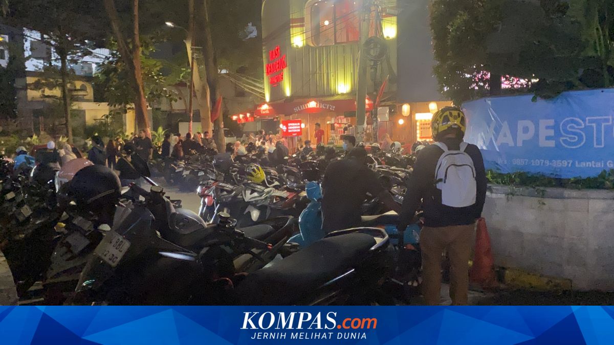 Illegal Parking Persists in Blok M, Attendant: We Never Force Payment