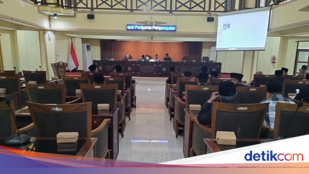 High Employee Expenditure, DPRD Reminds West Lombok Regency Not to Lay Off Employees