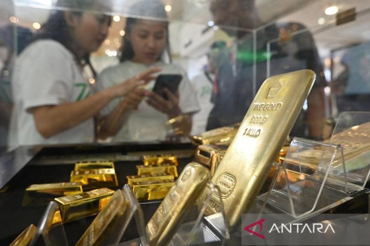 UBS and Galeri24 Gold Prices Fall, Antam Rises at Pegadaian on Friday Morning