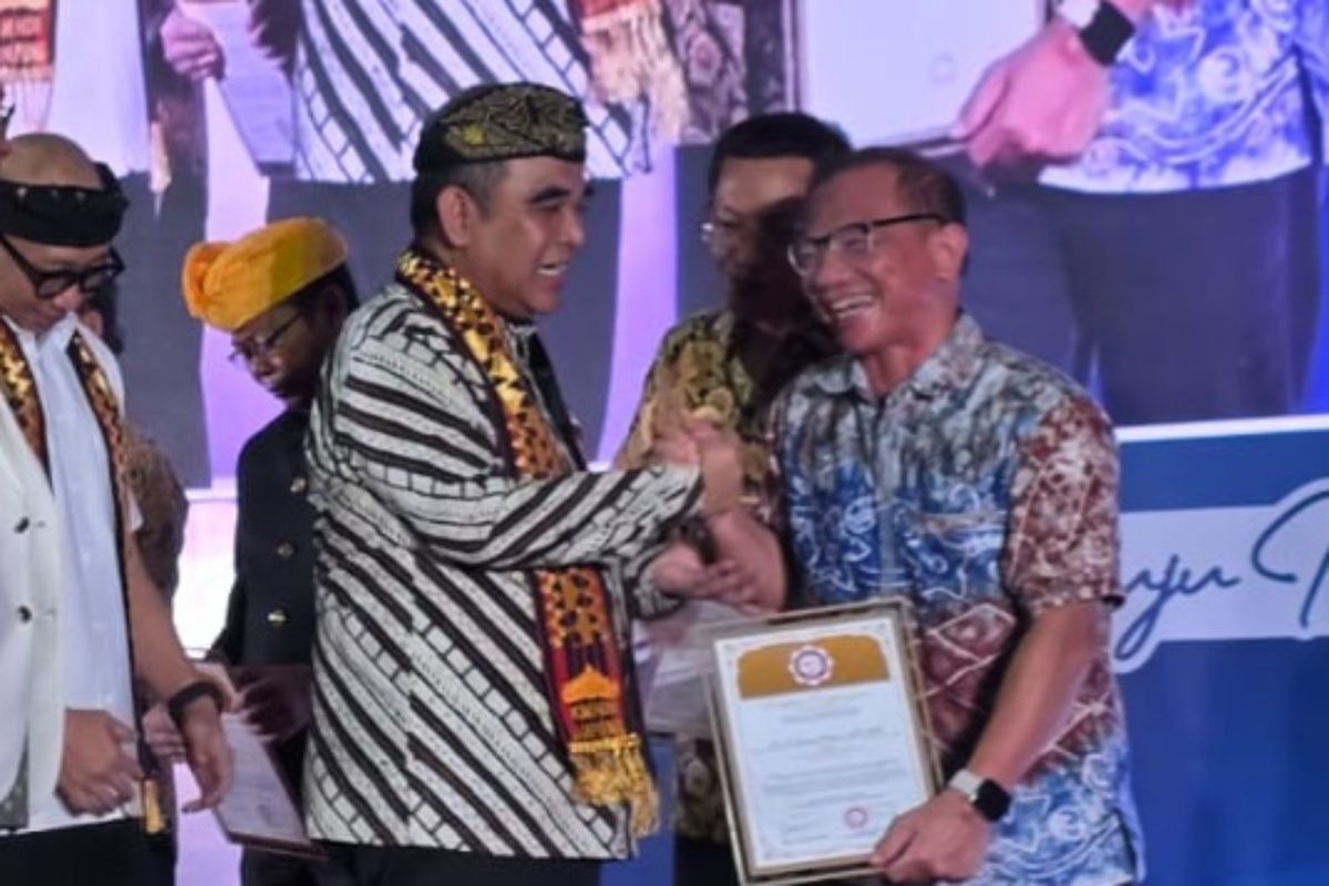 KMHDI Awards National Hindu Figure Honour to Central Information Commission Commissioner