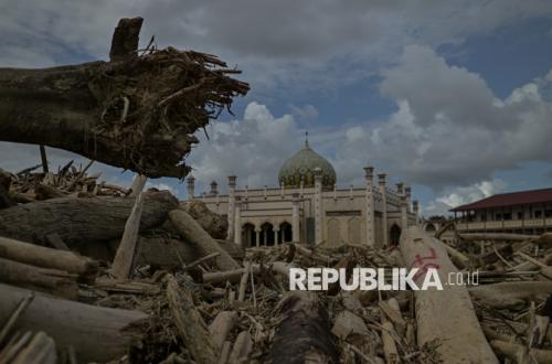 Civil Society Criticises Revocation of Licences for 28 Companies Following Sumatra Disaster