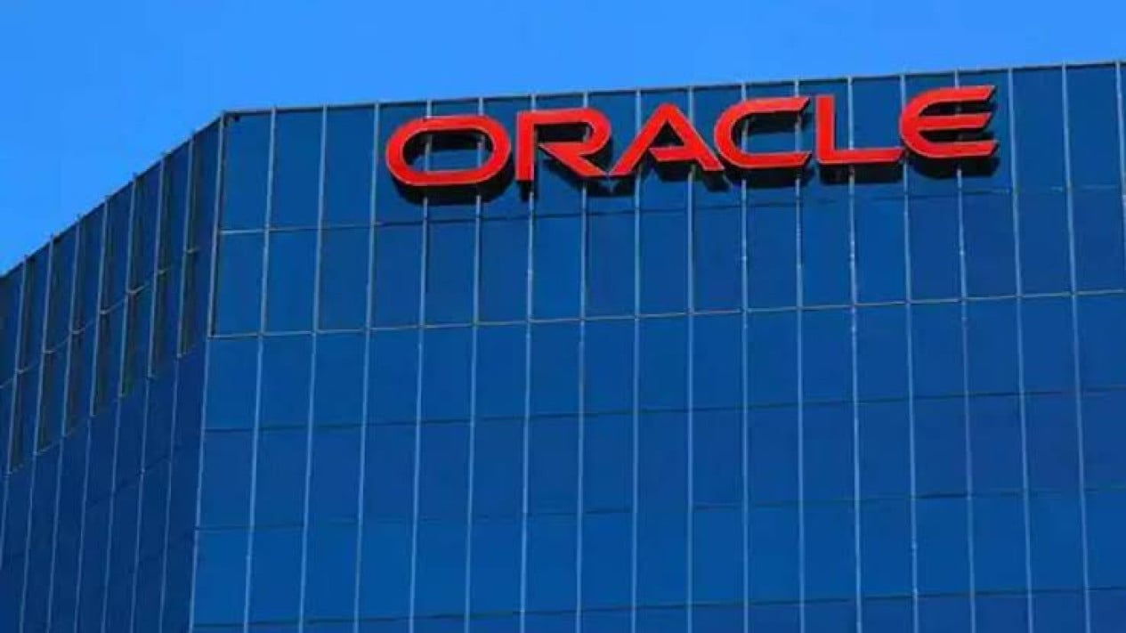 Oracle Lays Off 30,000 Employees but Seeks to Hire Thousands of Foreign Workers