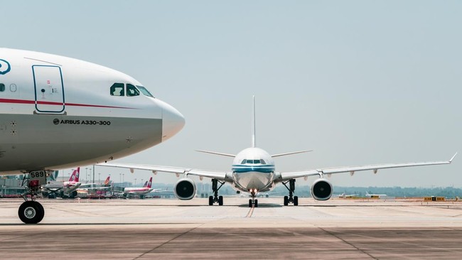 Soaring Oil Prices Drive Up Airline Baggage Fees!