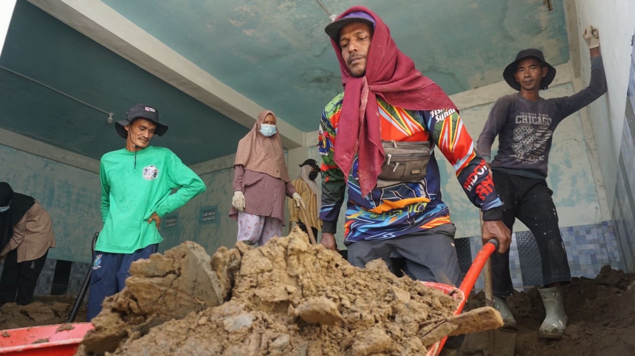 Residents in Mereudu Collaborate with Government in Post-Disaster Recovery Efforts