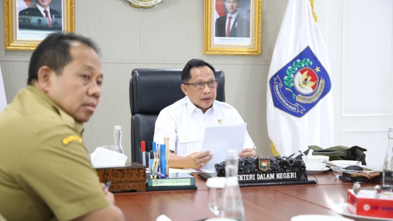 This is How the Government Monitors Civil Servants Exploiting WFH Policy as 'Long Weekends'