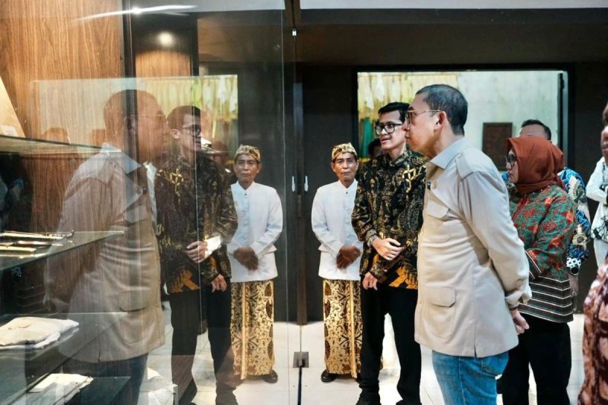 Minister calls to strengthen Kasepuhan Palace's cultural education role
