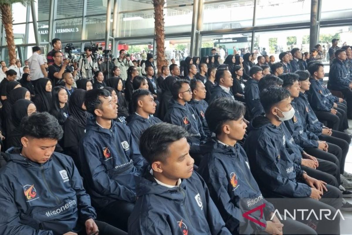 Coordinating Minister Muhaimin: PMI Should Work Professionally and Uphold Indonesia's Good Name