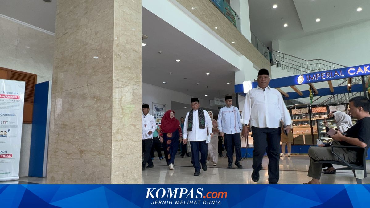 Pramono Visits Food Poisoning Students at RSKD Duren Sawit, Total Victims 54 People