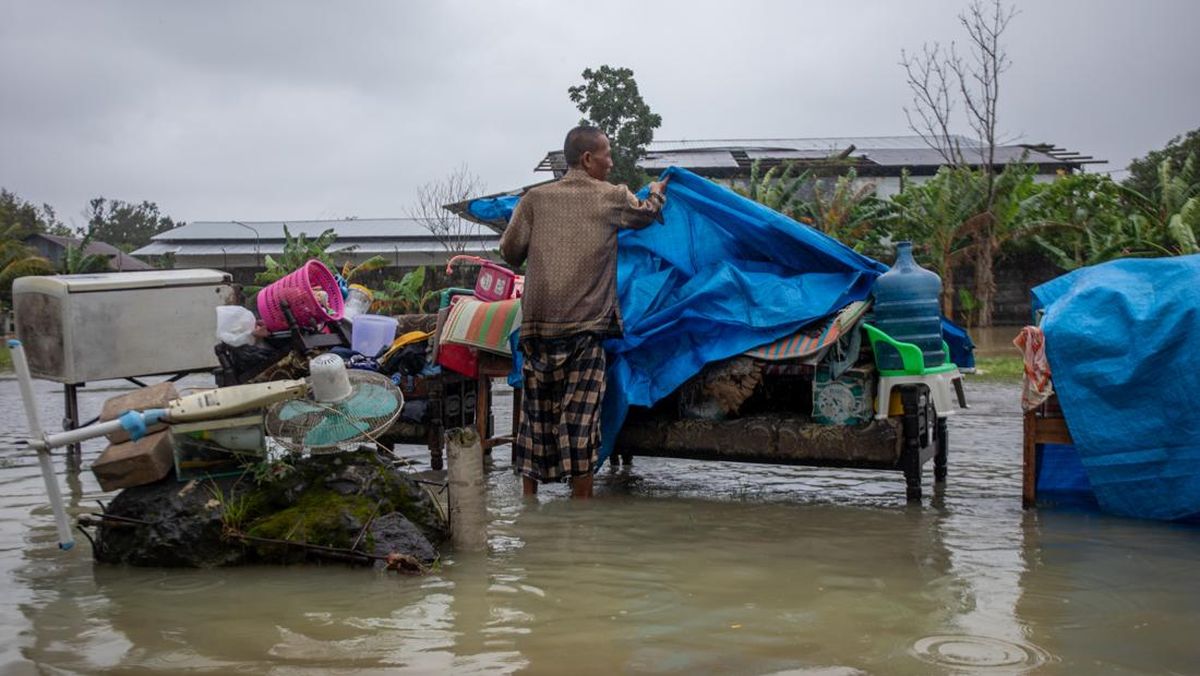 Demak Flood Displaced Persons Surge to 2,893 Due to Embankment Breach