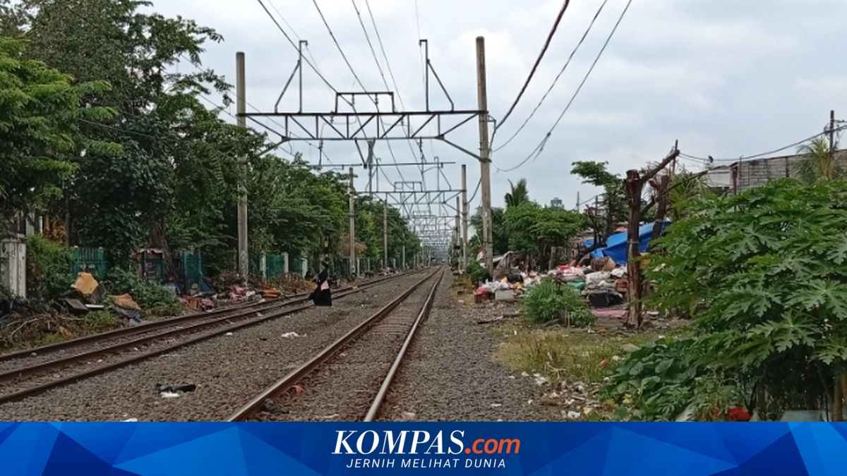 Row Houses for Senen Railway Track Residents Using SOE Land