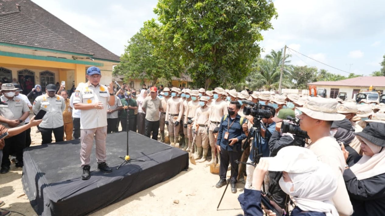 Deploying IPDN Cadets to Aceh Tamiang, Interior Minister Tito: Targeting Cleanup of Mud Residue in Disaster-Affected Settlements