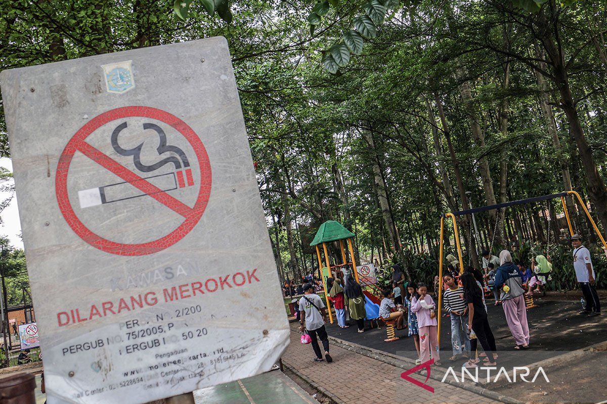 DKI Provincial Government affirms that Smoke-Free Zone Regulation aims to reduce number of novice smokers