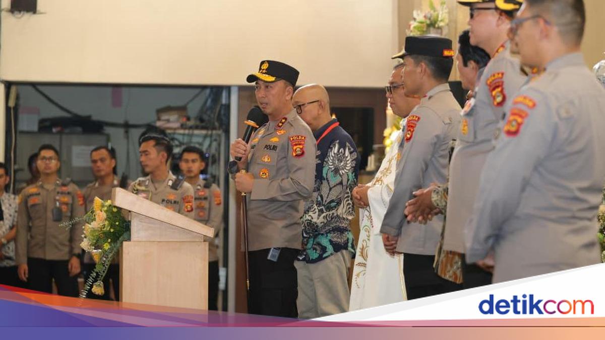 South Sumatra Police Chief Inspects Easter Security at St Joseph's Church: Orderly and Smooth