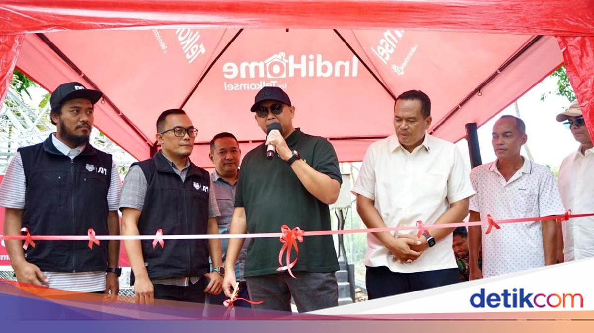 Andre Rosiade Inaugurates Telkomsel BTS in Kajai, Pariaman, Ending Blank Spot