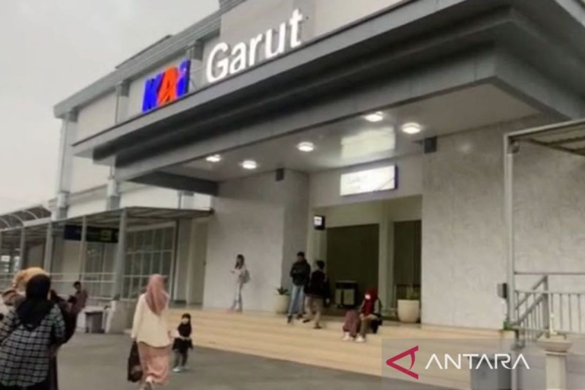KAI reports increase in train passengers at Garut Station during Eid 2026