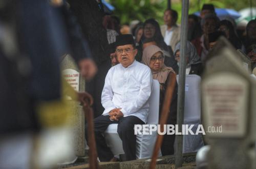 Accused of Funding Roy Suryo et al in Jokowi's Diploma Case, JK to Report to Bareskrim