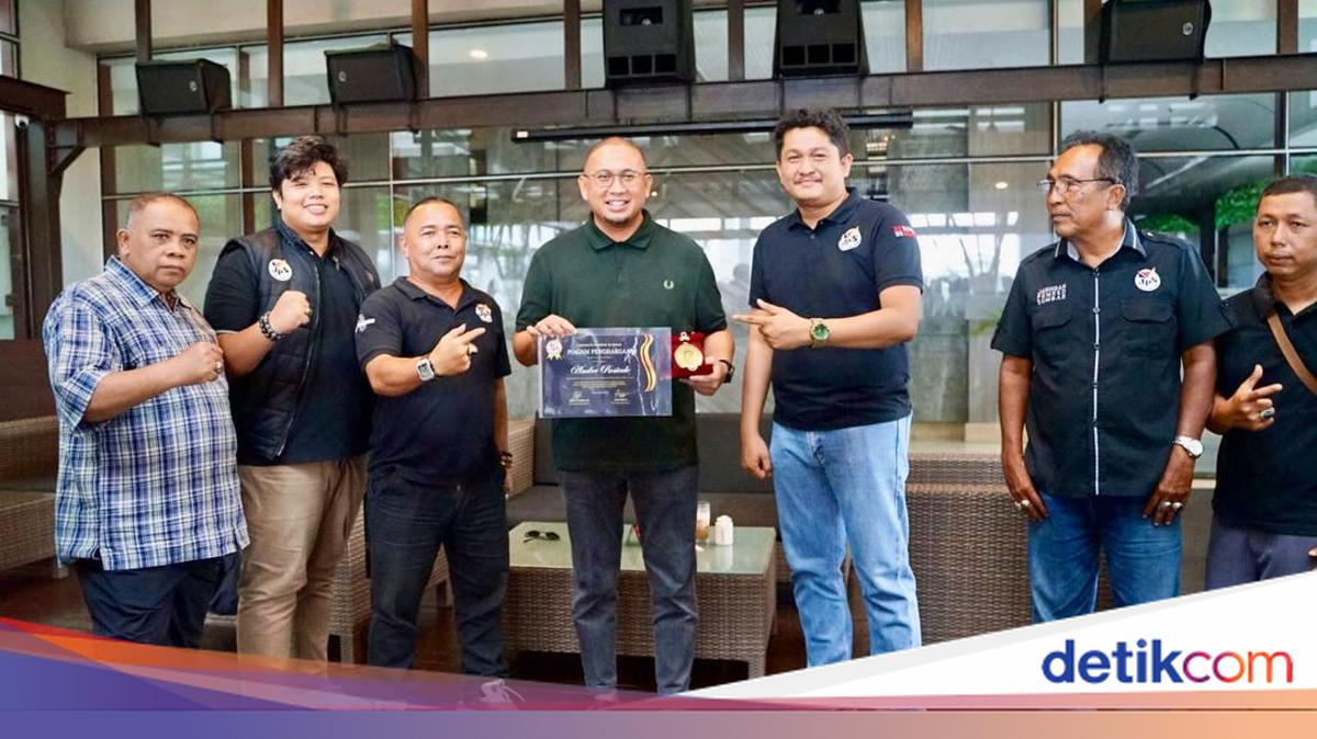 All Out in Disaster Response, Andre Rosiade Receives Medal of Honor