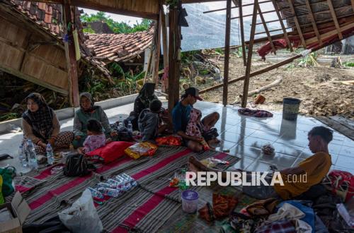Thousands of Demak Residents Return Home After Flash Flood Disaster