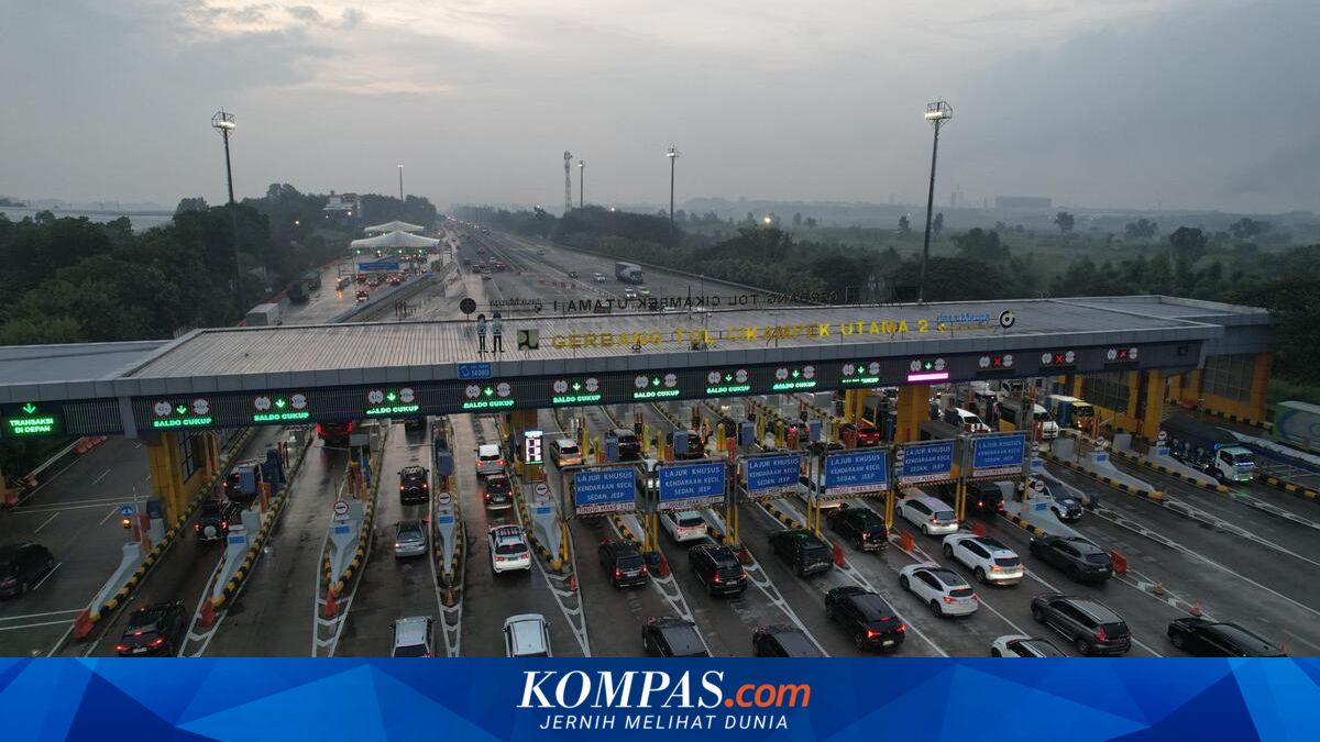 111,461 Vehicles Cross Cikampek Main Toll During Easter Holiday
