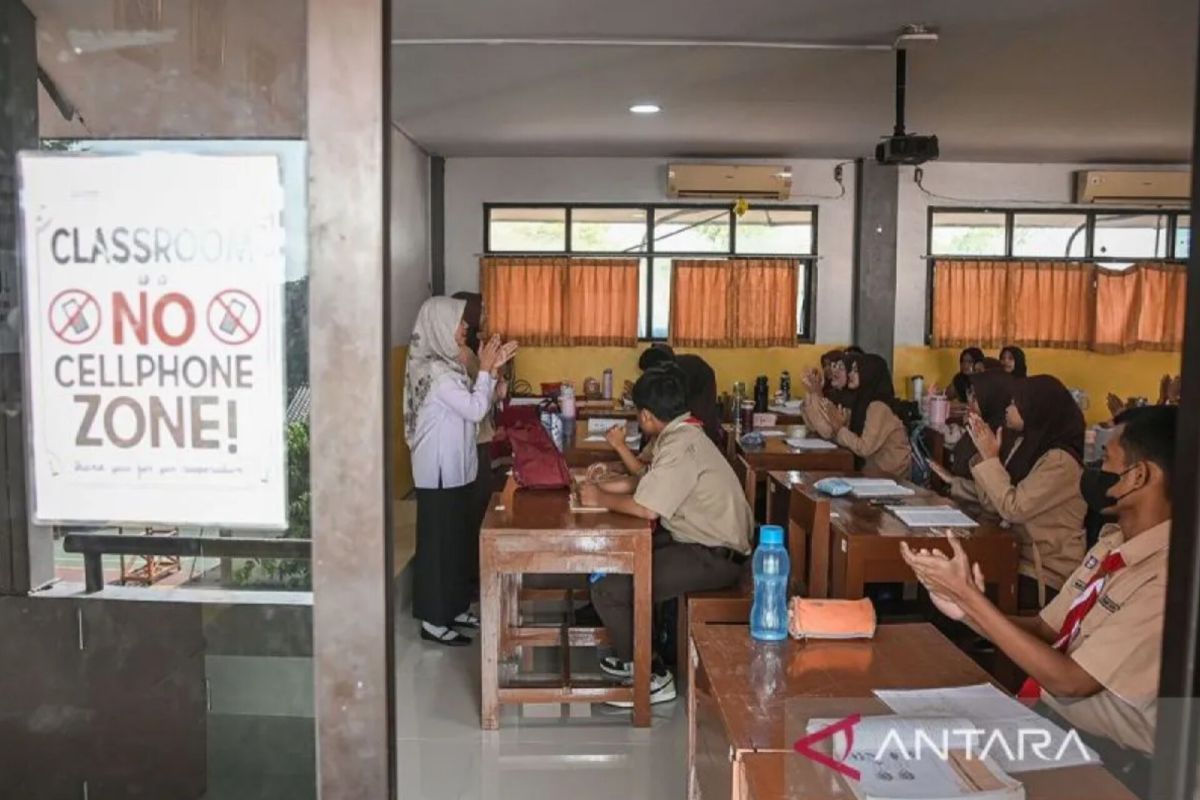 Beware, Traps on the Screen Ready to Ensnare Children