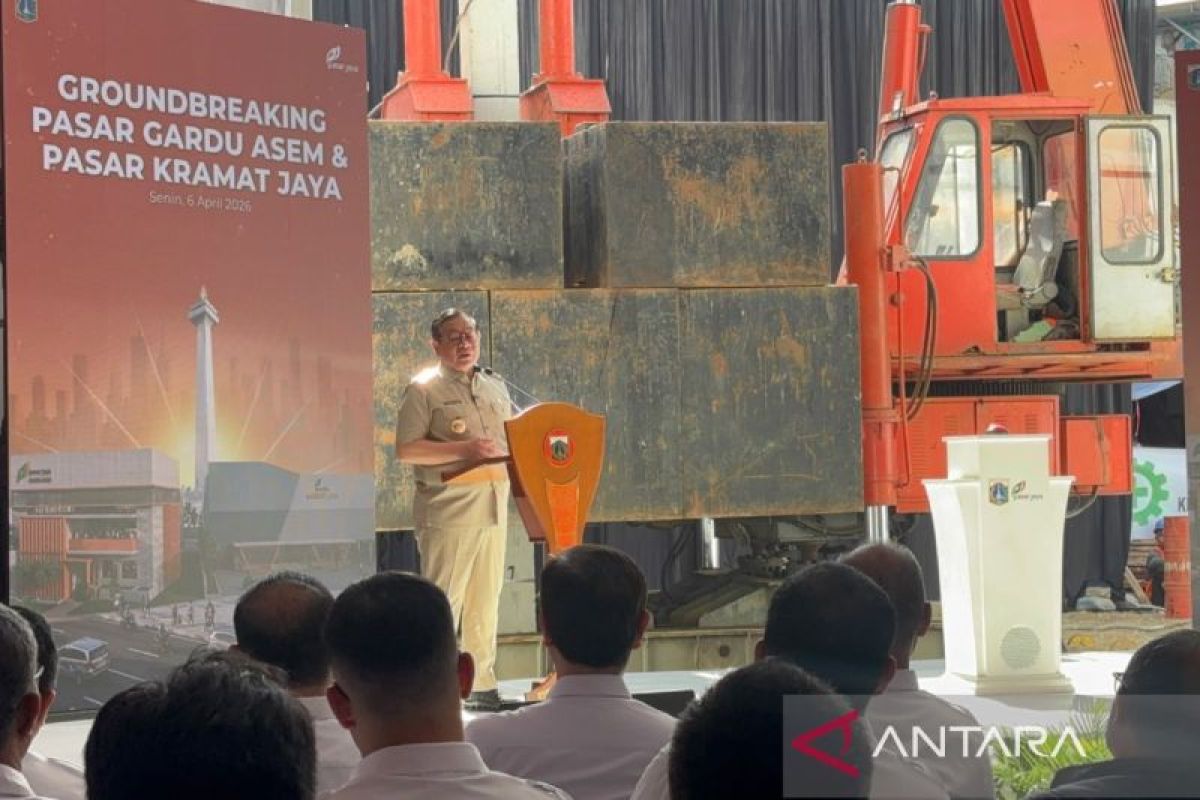 Jakarta Governor Orders Cleaner Markets, Highlights Rubbish Issue in Kramat Jati