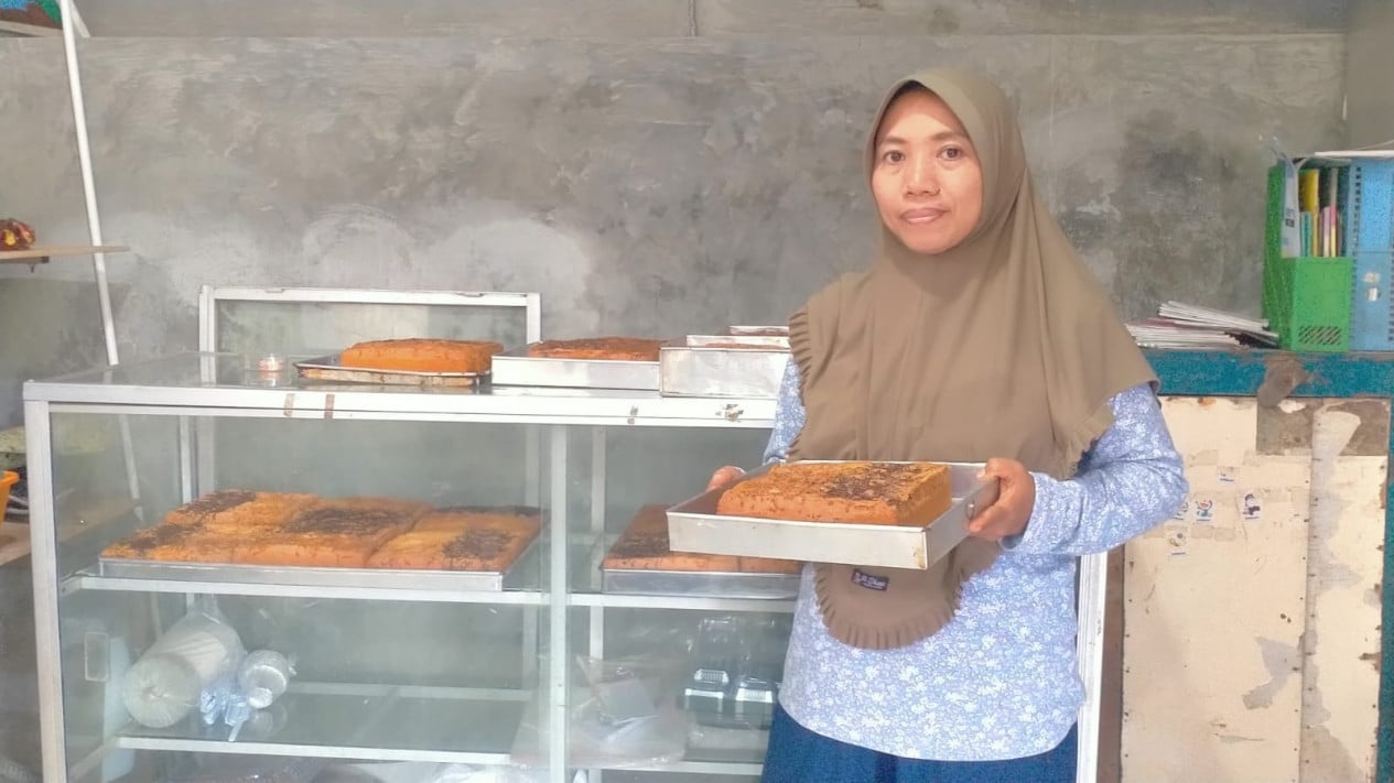 Tantiningsih's Cake Business Now Supports Family Economy Thanks to UMi Holding Synergy