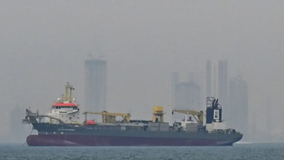 Trump Extends Ultimatum for Iran to Open Strait of Hormuz