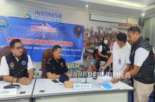 BNN and Customs Thwart Distribution of 2 Kg of Methamphetamine in Inter-Provincial Network in South Kalimantan