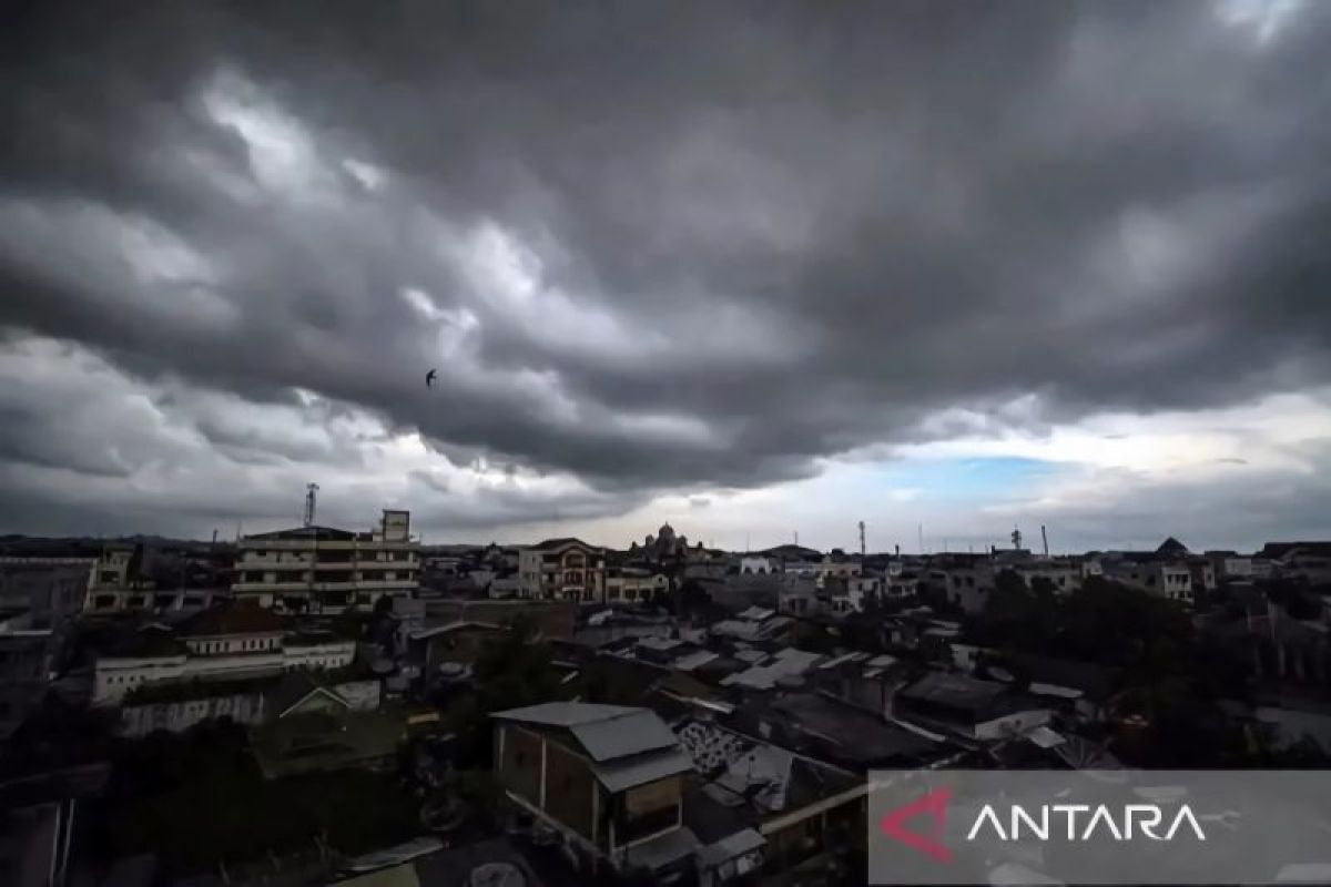 DKI BPBD Urges Residents to Stay Alert for Extreme Weather