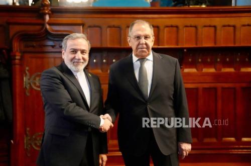 Regarding Trump's Threat, Iranian and Russian Foreign Ministers Discuss This Matter