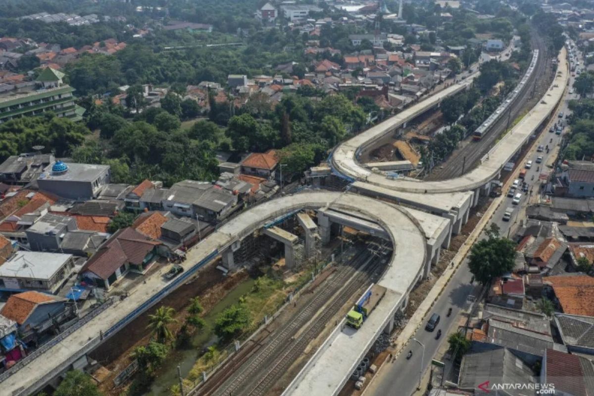 DKI Road Infrastructure Agency Handles Lifts at Tapal Kuda and Lenteng Agung Pedestrian Bridges