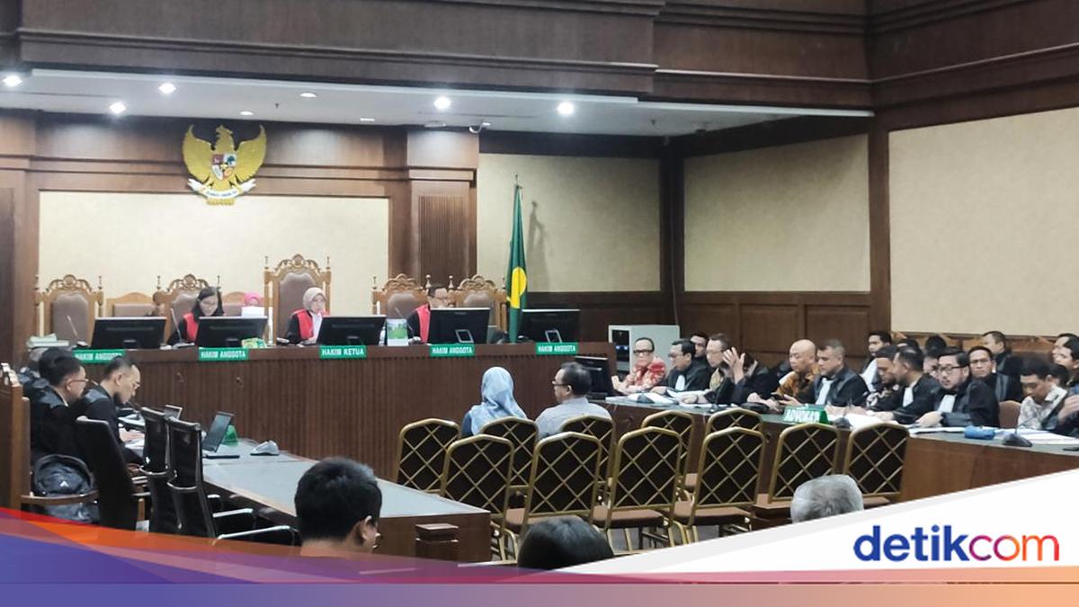 Witness in Noel's Trial Admits Depositing Rp 290 Million to 'Sultan of Kemnaker' Irvian Bobby