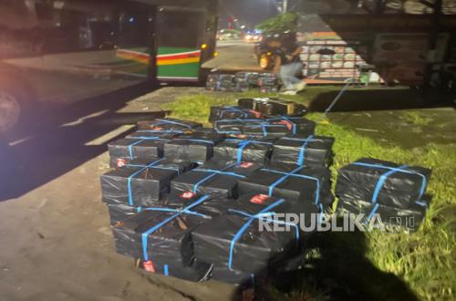Operation on Distribution Route: Madiun Customs Seize 120,000 Illegal Cigarette Sticks