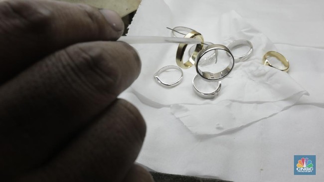 Many People Delay Marriage, Unable to Afford Gold Rings