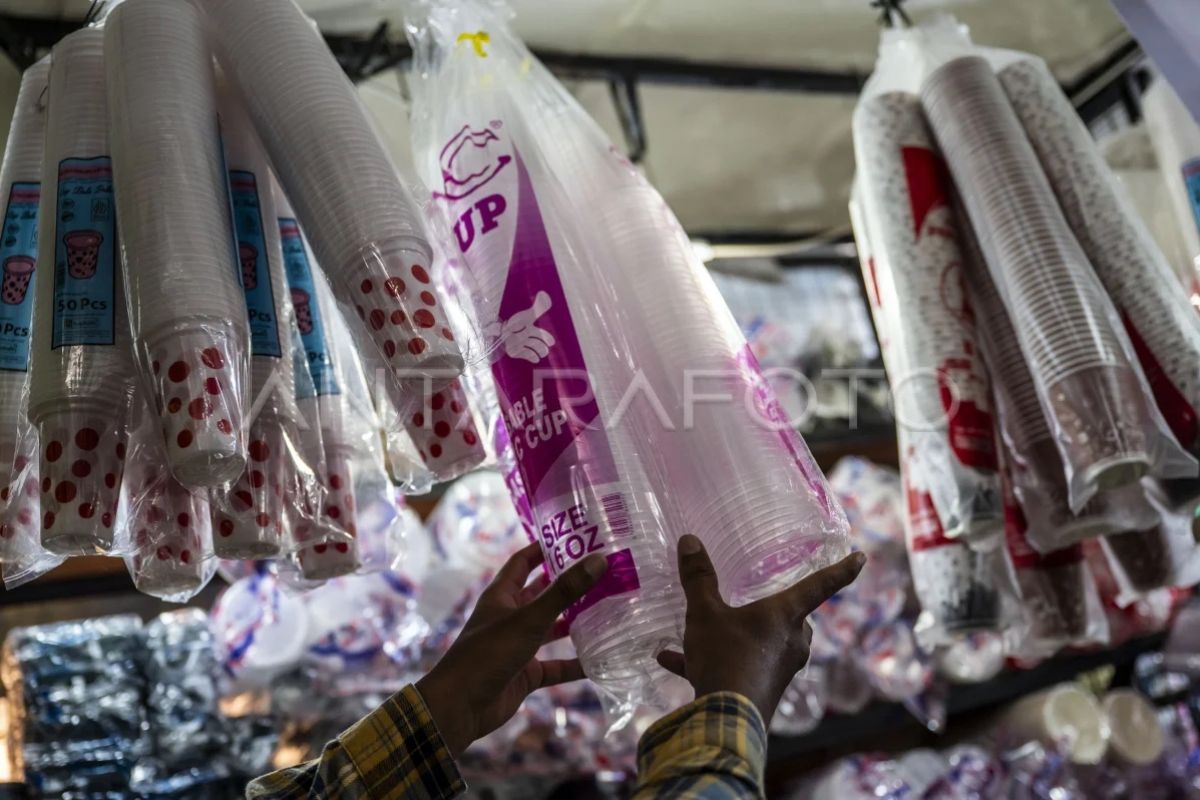Government discusses mitigation of plastic price increase impact